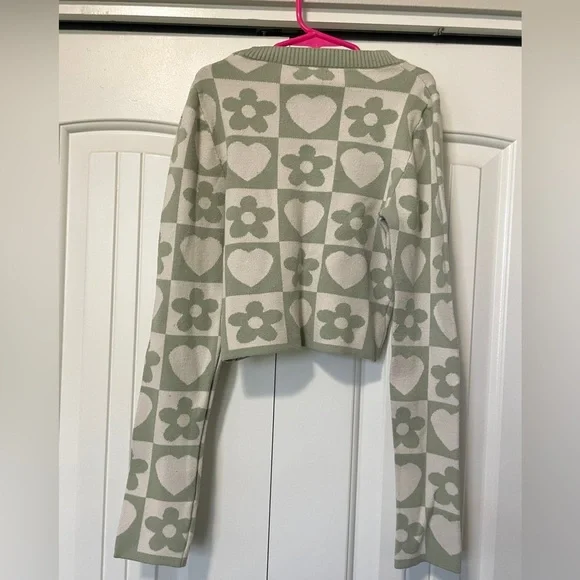 Debut | Cropped Sweater - Picture 2 of 7